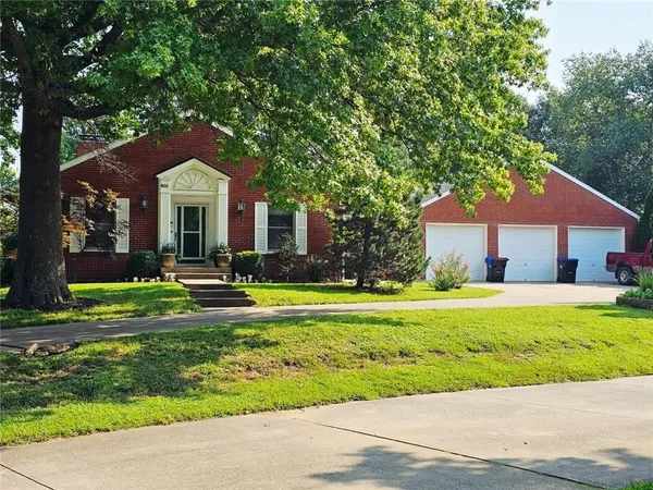 $379,900 | 601 Darrow Street, Warrensburg, MO 64093