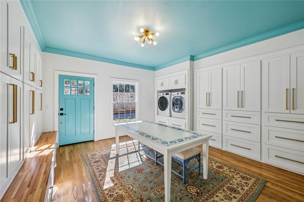 4575 Jett Road Atlanta, GA 30327 - Photo 15 of 42 a living room with furniture and a table