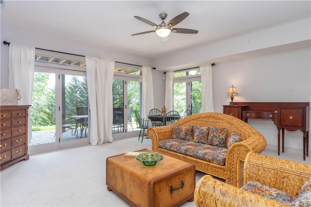 171 Dry Ridge Road Asheville, NC 28804 - Photo 25 of 33 Gallery Image 25