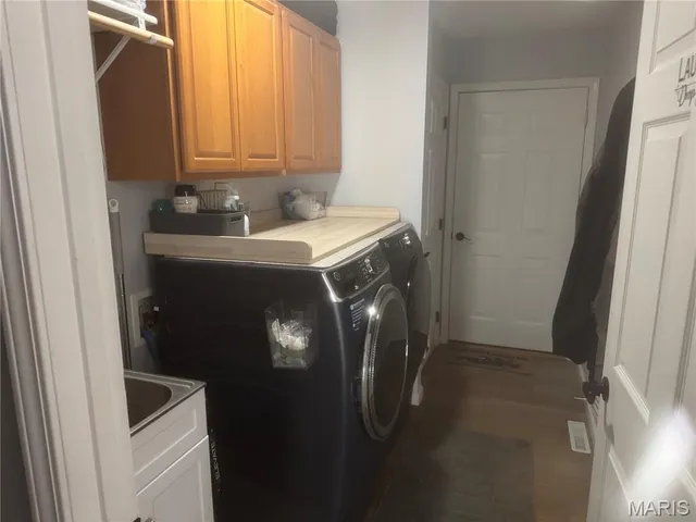 $364,900 | 30 North Porte Drive, Highland, IL 62249