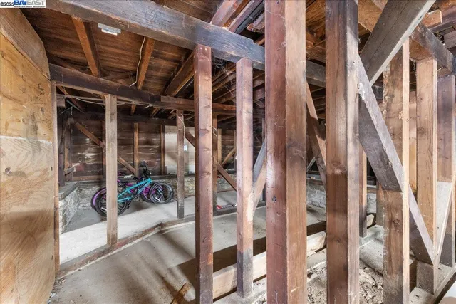 a view of a pathway of a house