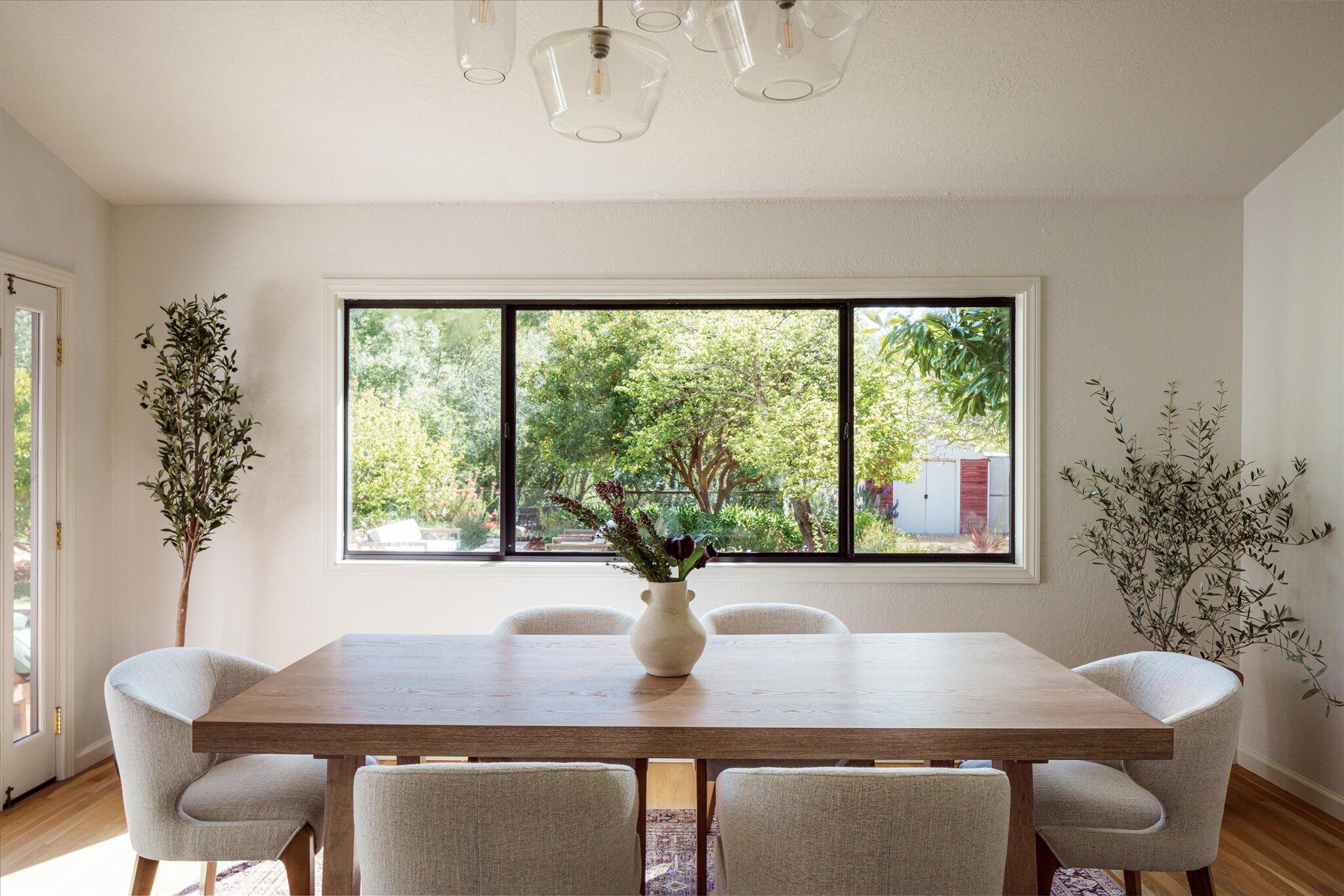 422 Alan Road Santa Barbara, CA 93109 - Photo 19 of 38 Formal Dining Room/Sun Room