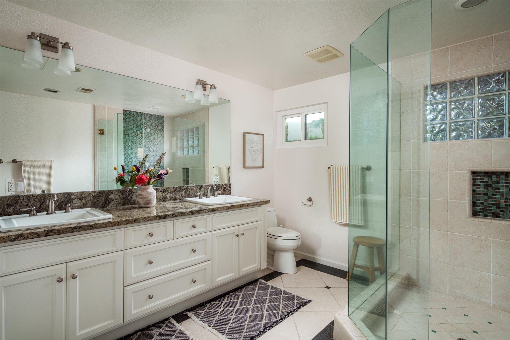 422 Alan Road Santa Barbara, CA 93109 - Photo 28 of 38 Primary bathroom