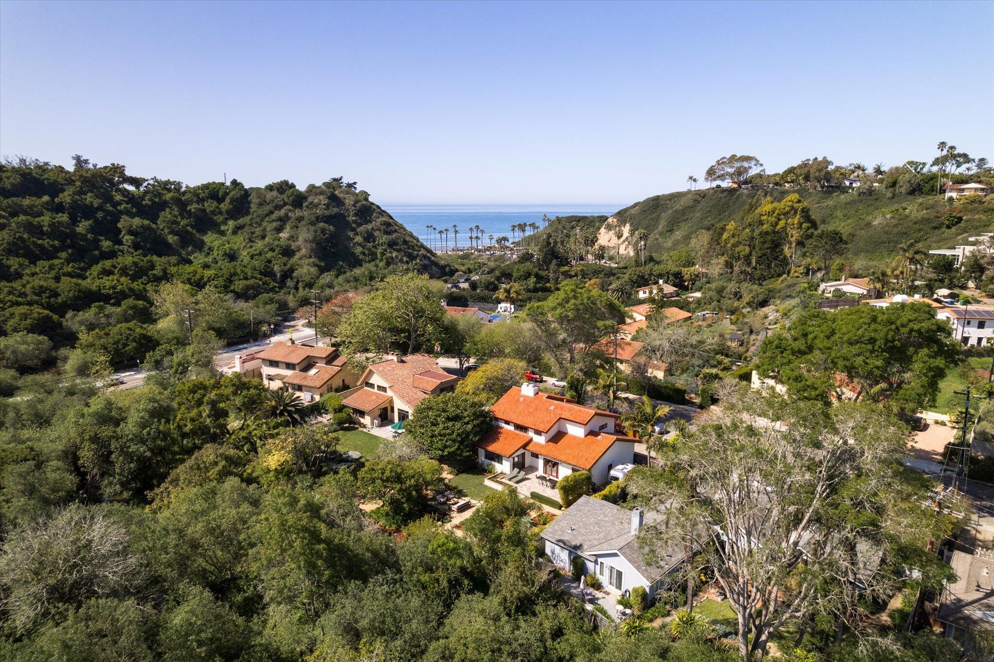 422 Alan Road Santa Barbara, CA 93109 - Photo 3 of 38 3 houses from Cliff Dr