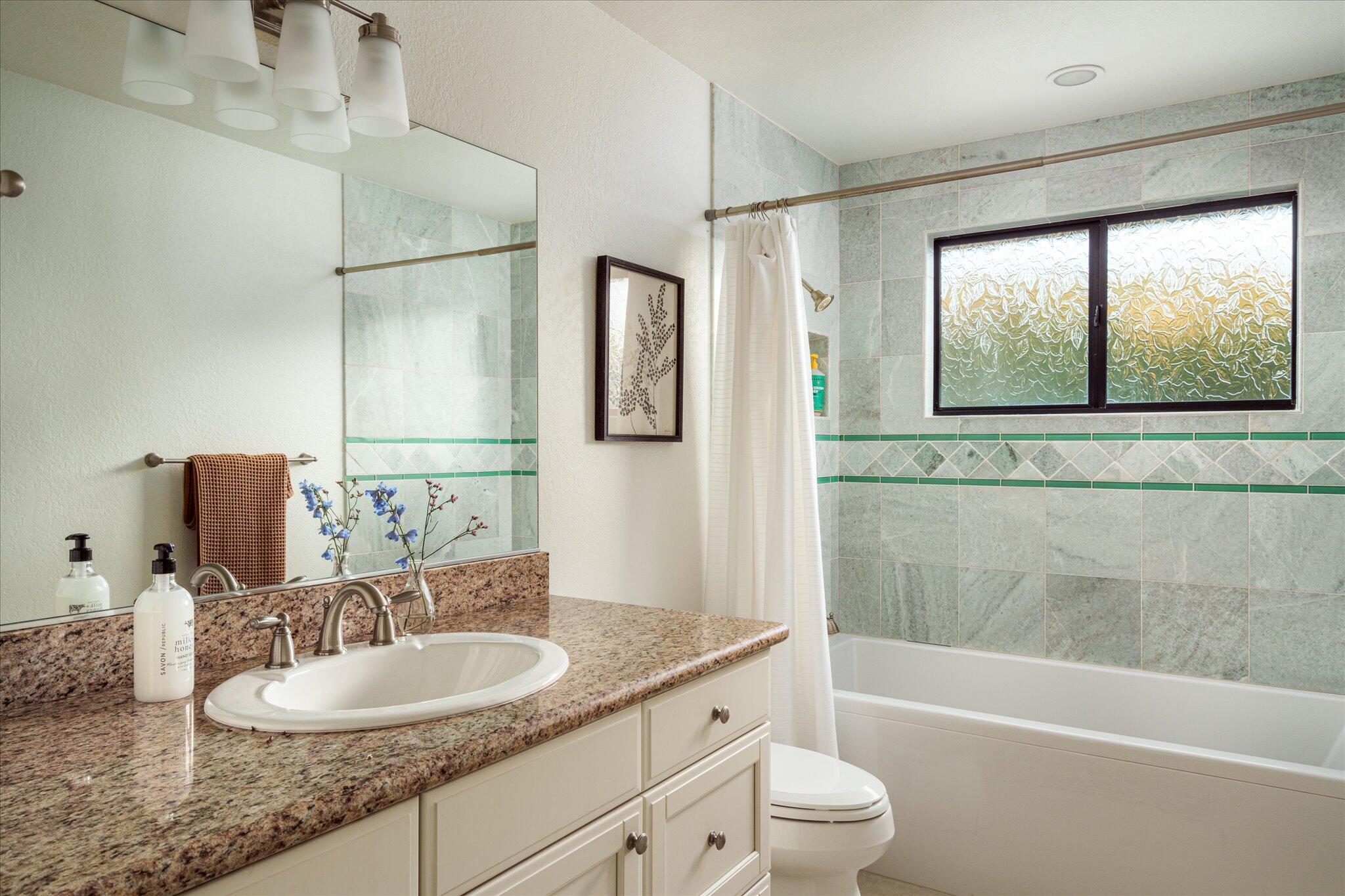 422 Alan Road Santa Barbara, CA 93109 - Photo 31 of 38 Upstairs Bathroom