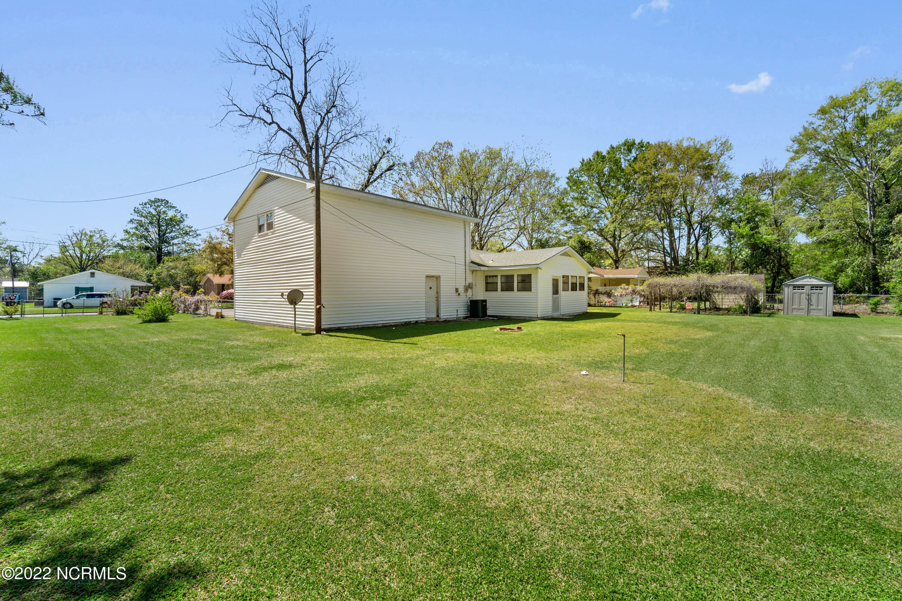 206 Roosevelt Road Jacksonville, NC 28540 - Photo 9 of 30 DSC05132