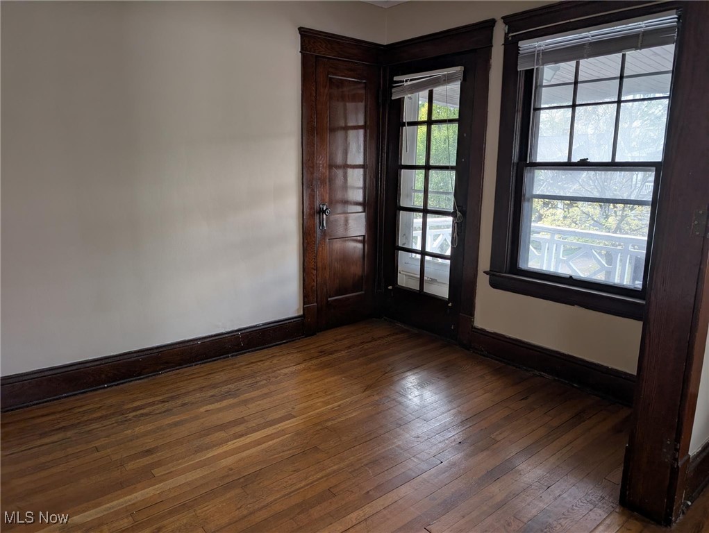 2549 Kendall Road Cleveland, OH 44120 - Photo 14 of 26 2nd Floor Entry to Porch