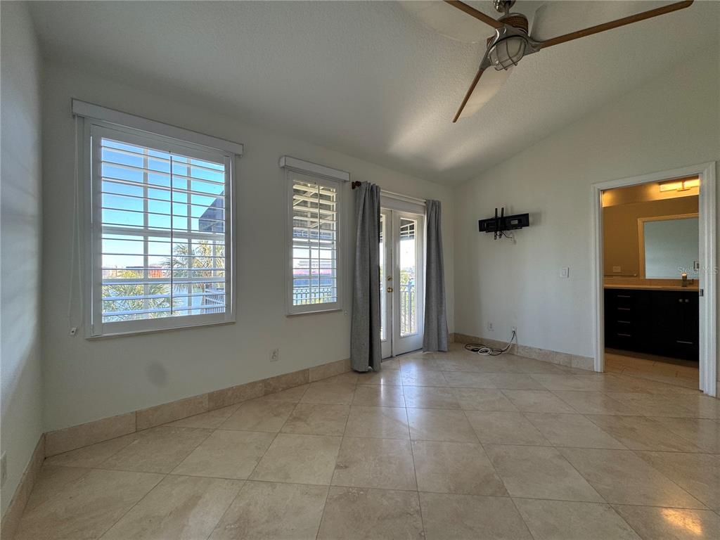 1420 Harbour Walk Road Tampa, FL 33602 - Photo 27 of 75