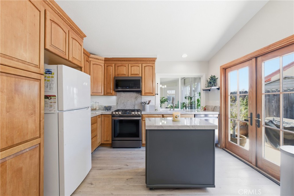 11156 Davenport Place Riverside, CA 92505 - Photo 9 of 24 Kitchen