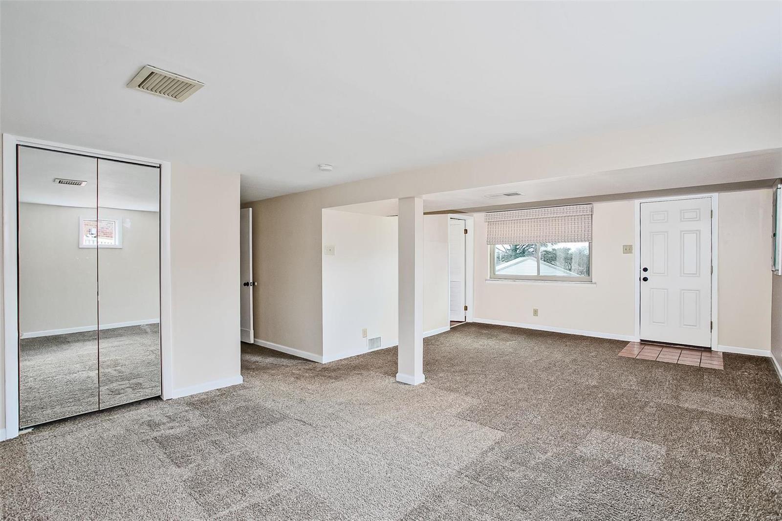 800 Rinzetta Drive St. Louis, MO 63129 - Photo 8 of 32 Gallery Image 8