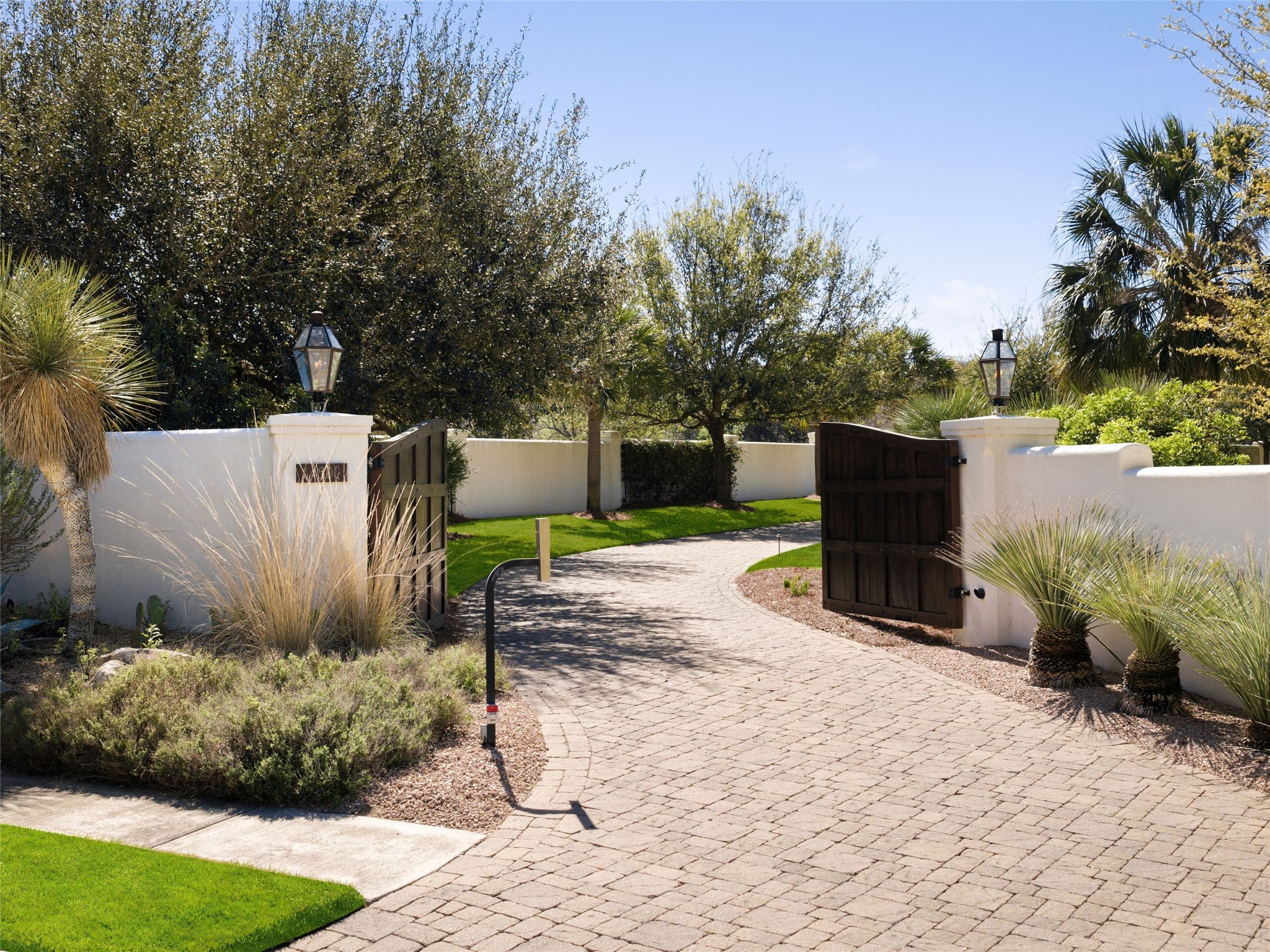 14500 Flat Top Ranch Road Austin, TX 78732 - Photo 10 of 40