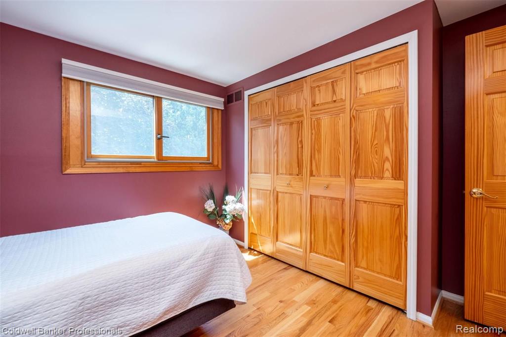 33669 York Ridge Street Farmington Hills, MI 48331 - Photo 36 of 46