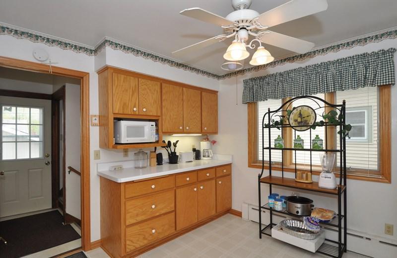 3248 South 7th Street Milwaukee, WI 53215 - Photo 4 of 13 Lower Level Kitchen