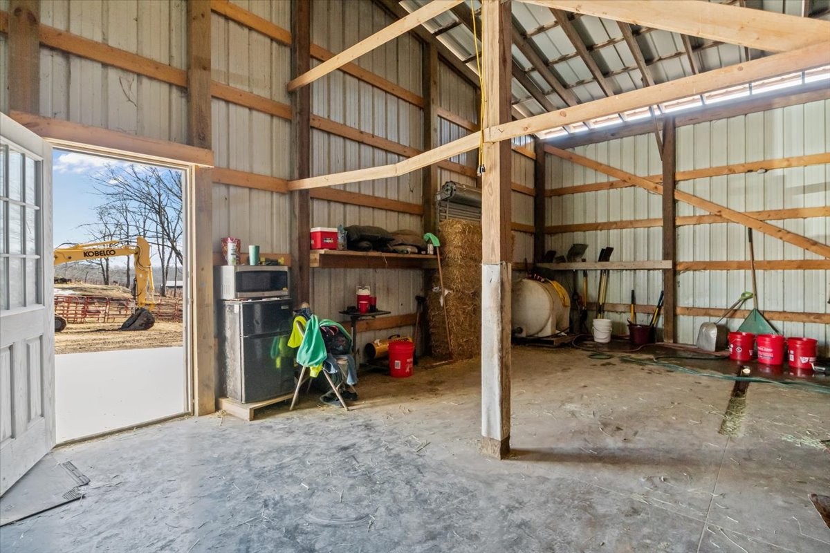 1429 Hunley Branch Road Charlotte, TN 37036 - Photo 16 of 51