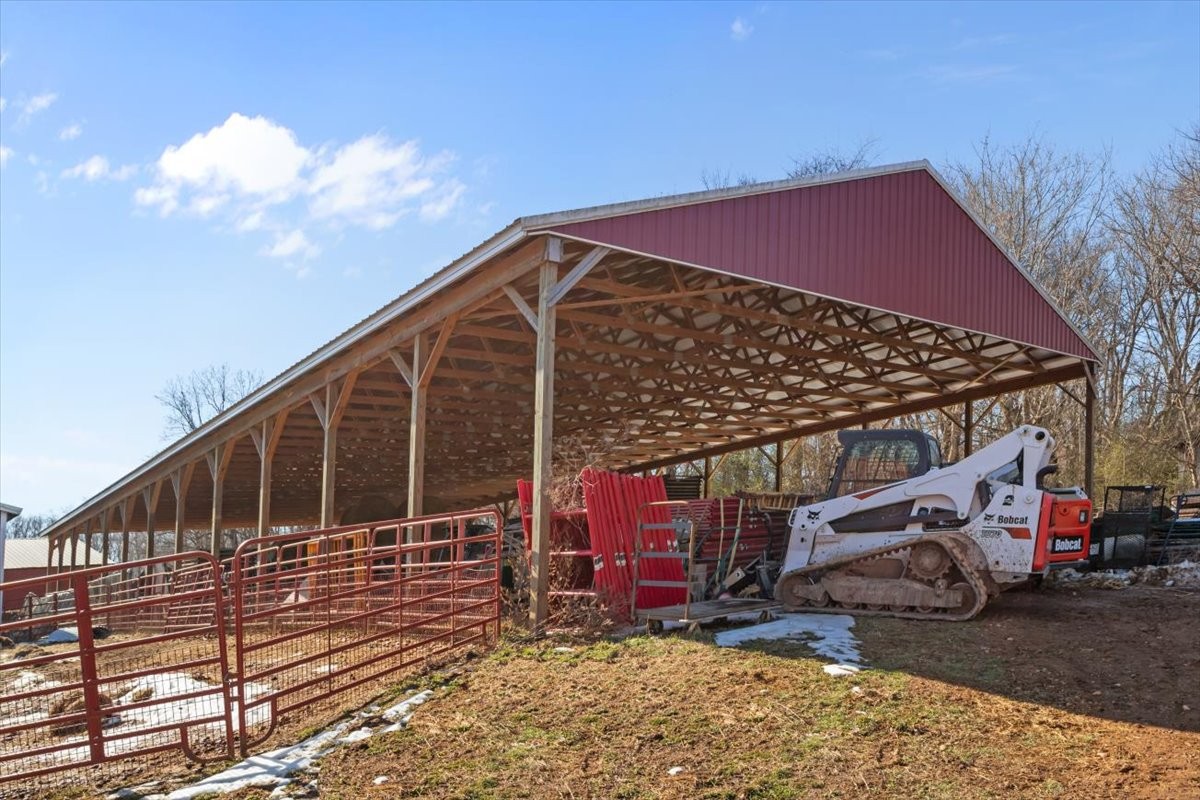 1429 Hunley Branch Road Charlotte, TN 37036 - Photo 31 of 51