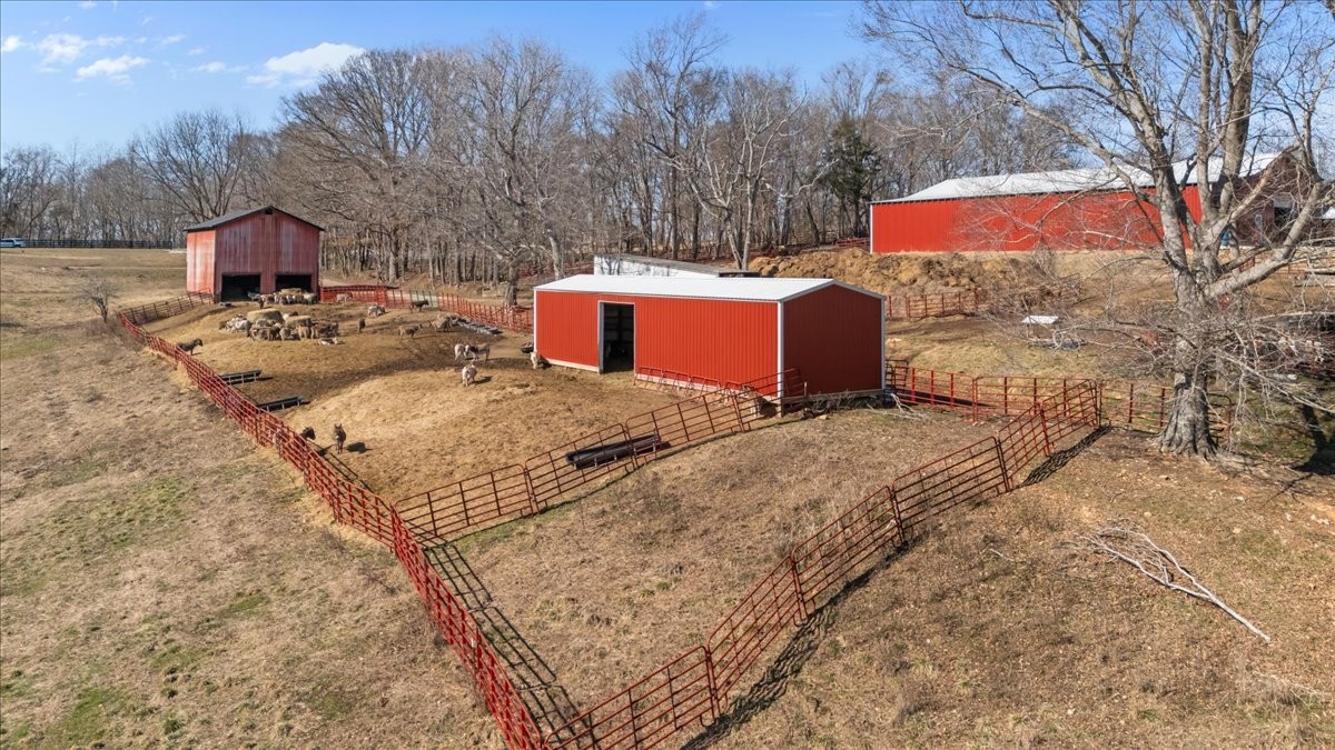 1429 Hunley Branch Road Charlotte, TN 37036 - Photo 35 of 51