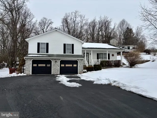 $395,200 | 194 Willis Road, Etters, PA 17319