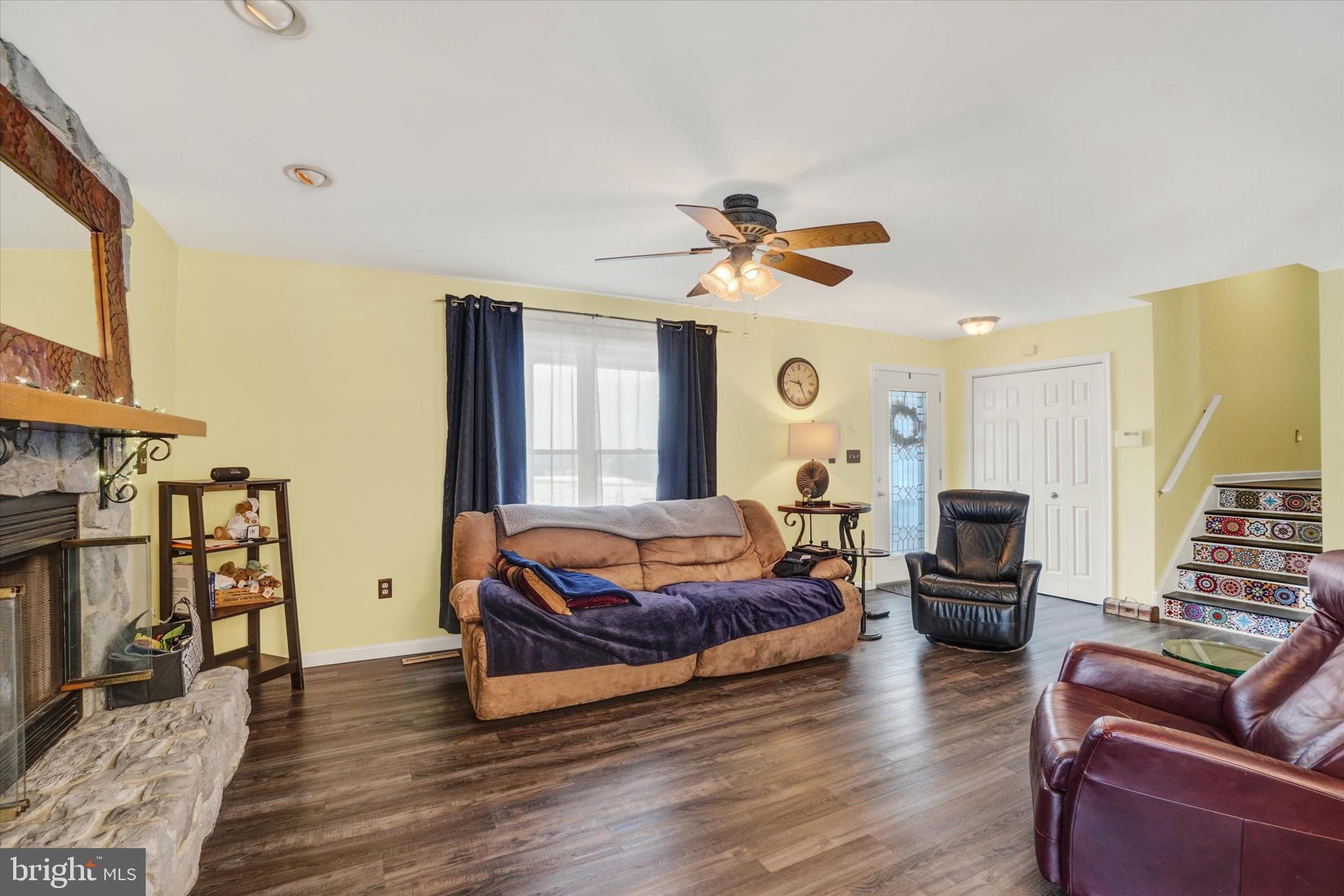 194 Willis Road Etters, PA 17319 - Photo 3 of 31 a living room with furniture and a flat screen tv