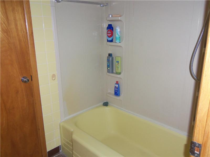 206 Oliver Butler, PA 16002 - Photo 11 of 14 Full Bath.