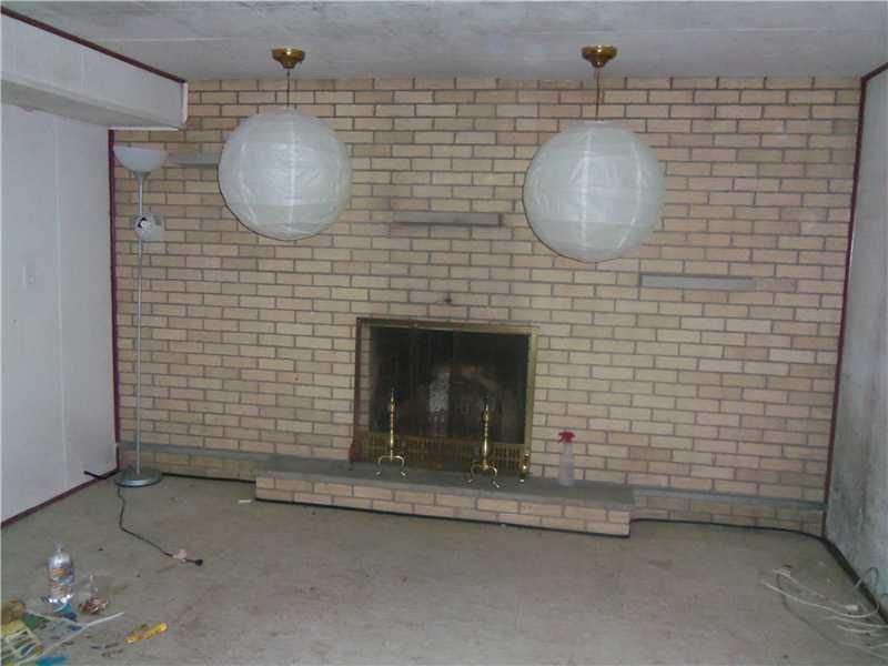 206 Oliver Butler, PA 16002 - Photo 13 of 14 Family Room.