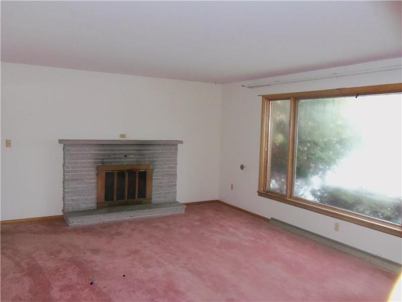 206 Oliver Butler, PA 16002 - Photo 6 of 14 Living Room.