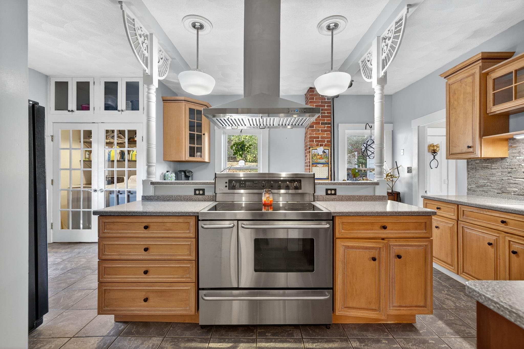 84 East Broadway Derry, NH 03038 - Photo 14 of 59