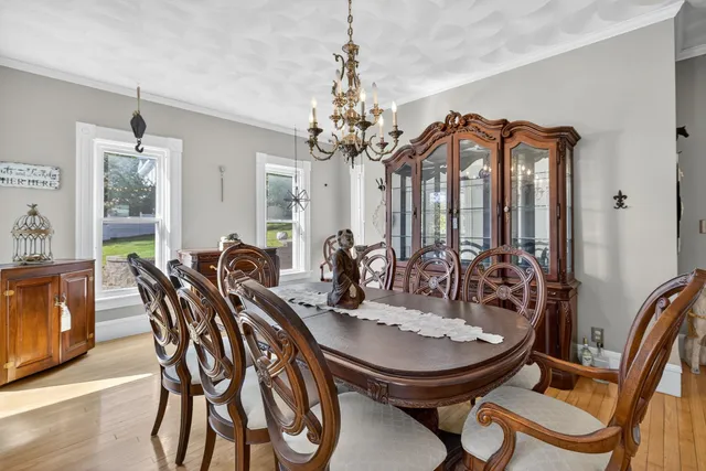 $799,900 | 84 East Broadway, Derry, NH 03038