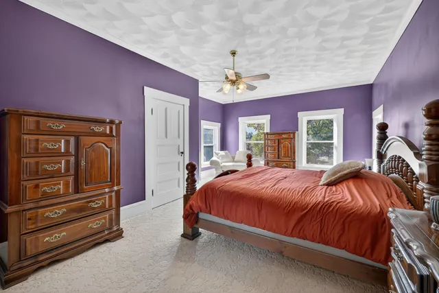 $799,900 | 84 East Broadway, Derry, NH 03038