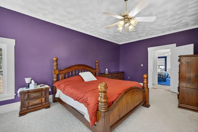 $799,900 | 84 East Broadway, Derry, NH 03038