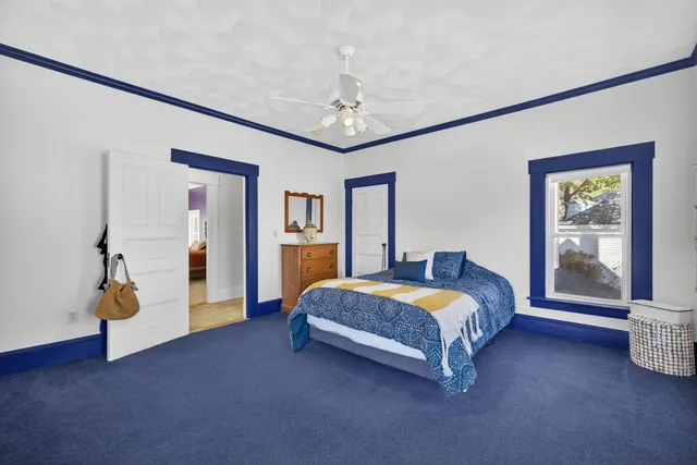 $799,900 | 84 East Broadway, Derry, NH 03038