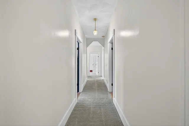 $799,900 | 84 East Broadway, Derry, NH 03038