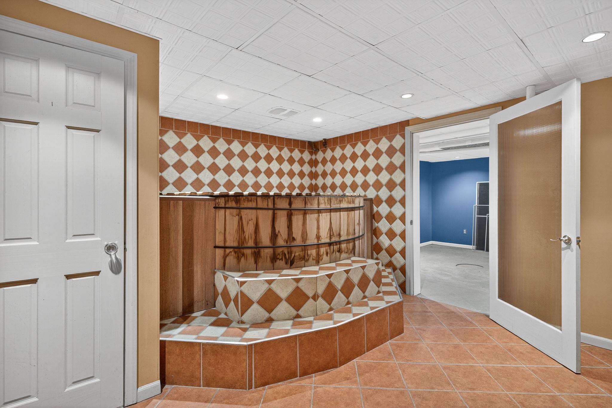 84 East Broadway Derry, NH 03038 - Photo 51 of 59