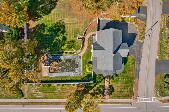 $799,900 | 84 East Broadway, Derry, NH 03038