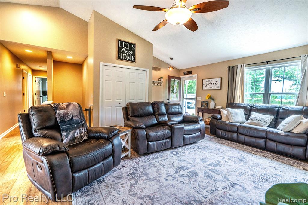 5225 Curdy Road Howell, MI 48855 - Photo 9 of 25