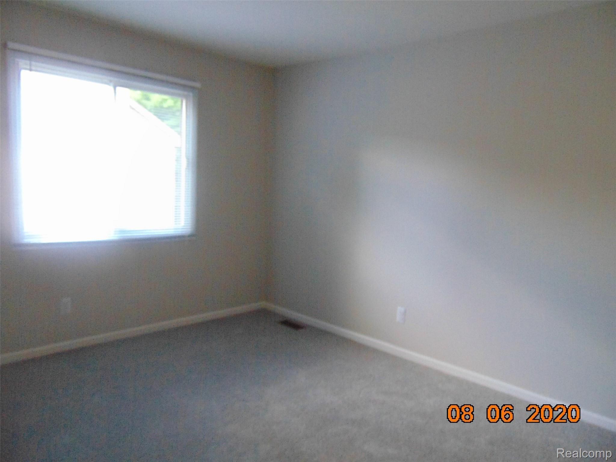 709 Lake Ridge Road Rochester, MI 48307 - Photo 15 of 20 DSC03710.JPG