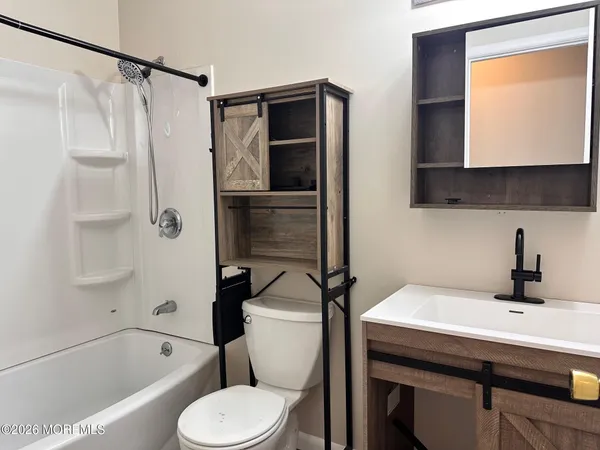 $2,695 | 24 Anchor Road, Barnegat, NJ 08005