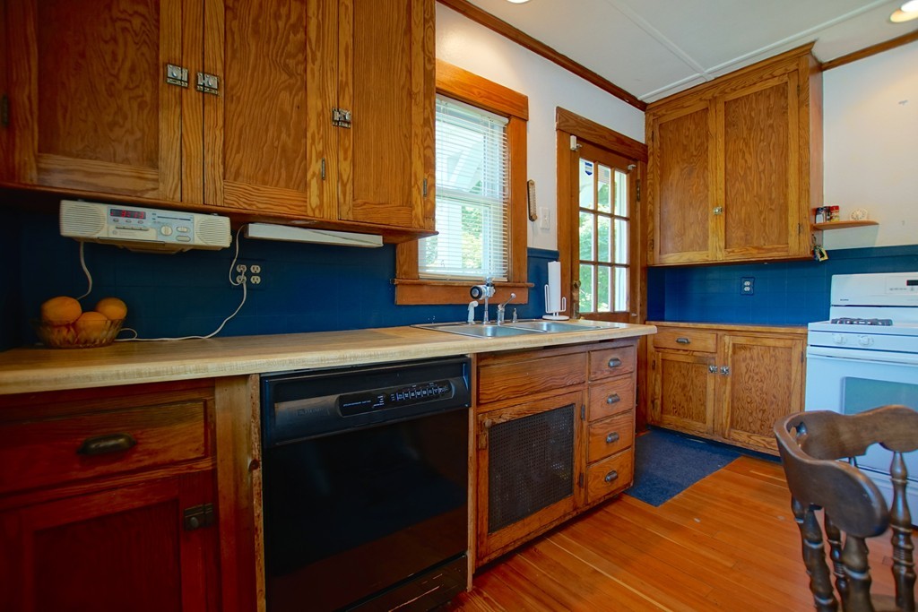 51 River Road Tewksbury, MA 01876 - Photo 5 of 30 Gallery Image 5