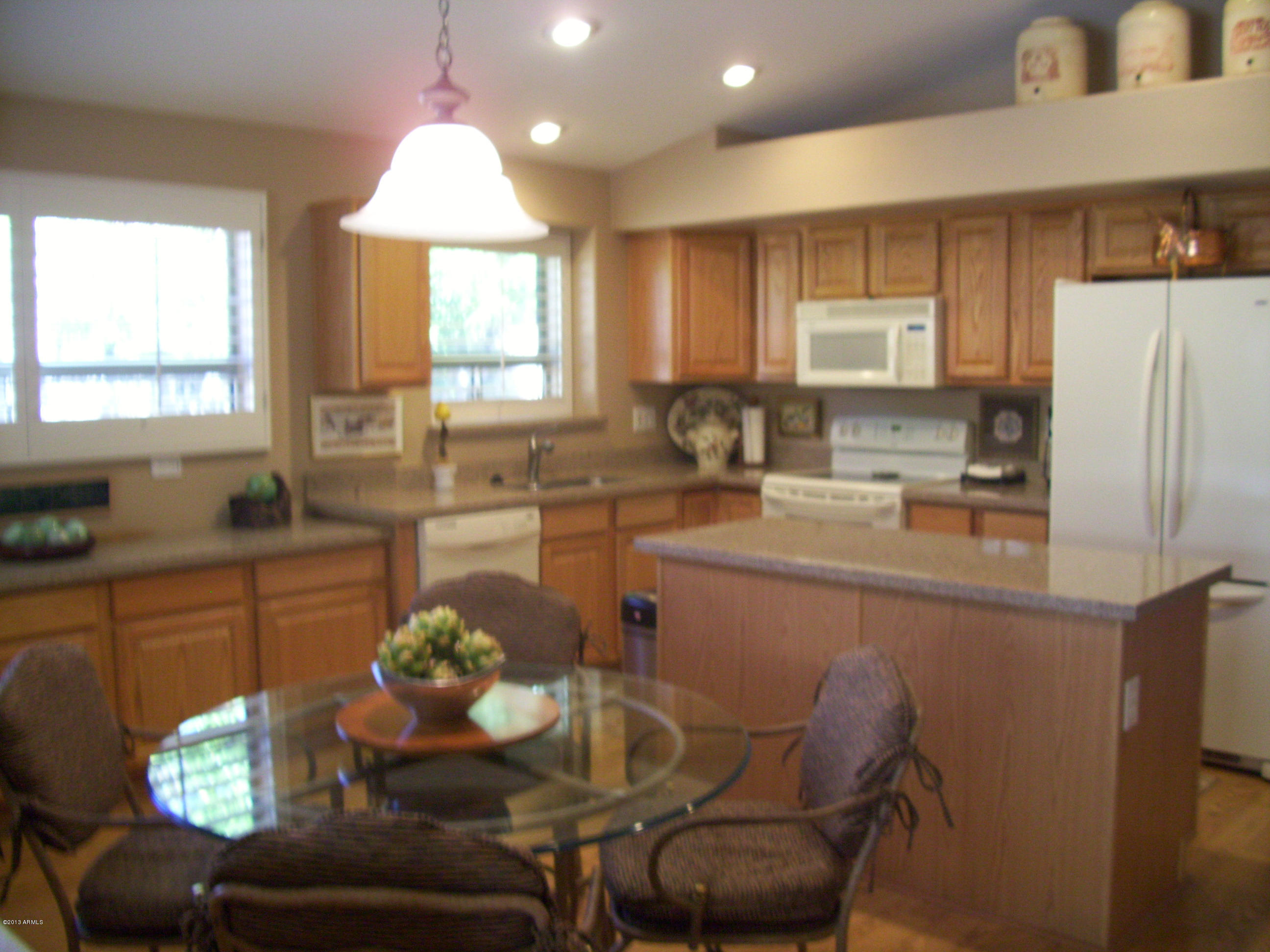 3915 East Bautista Road Gilbert, AZ 85297 - Photo 8 of 27 Kitchen
