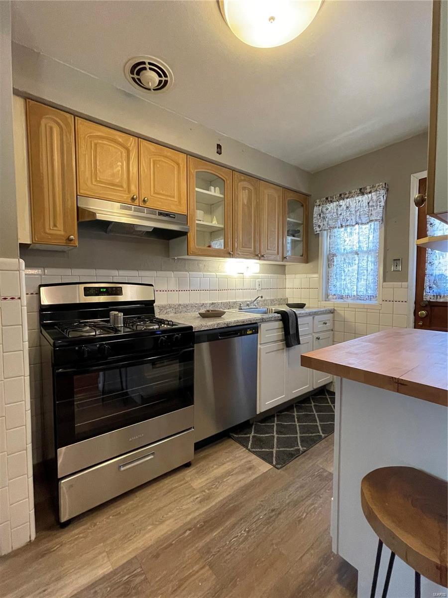 1133 Chambers Road St. Louis, MO 63137 - Photo 2 of 19