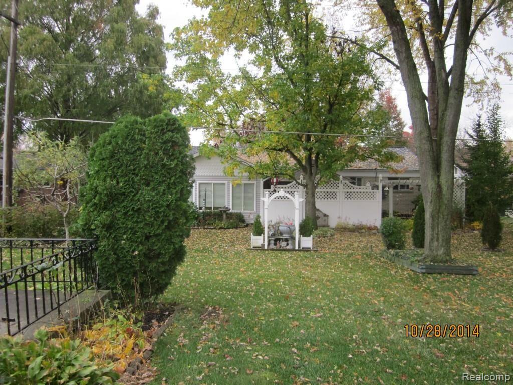 17512 Levan Road Livonia, MI 48152 - Photo 7 of 22 IMG_1108.jpg
