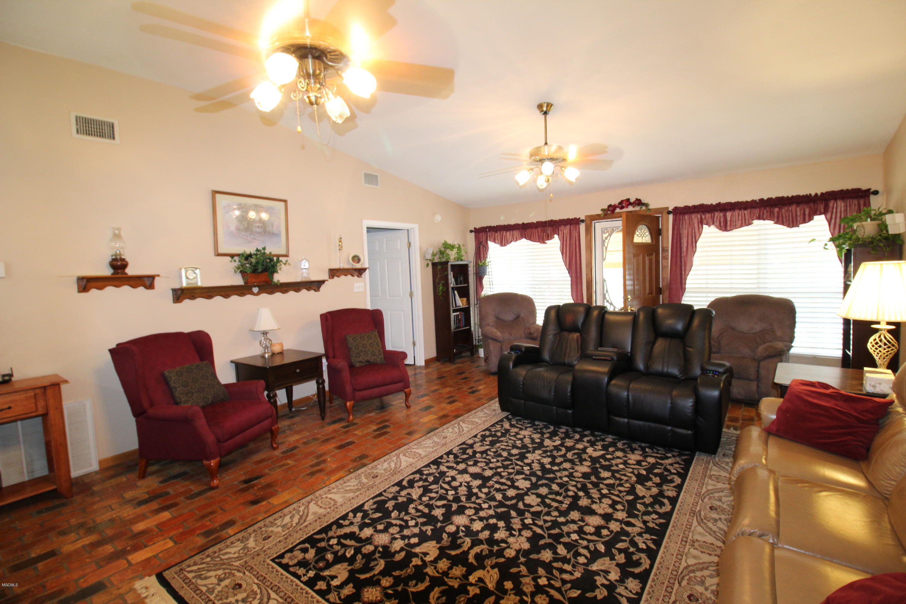 700 Tung Oil Road Neely, MS 39461 - Photo 3 of 27 IMG_2128