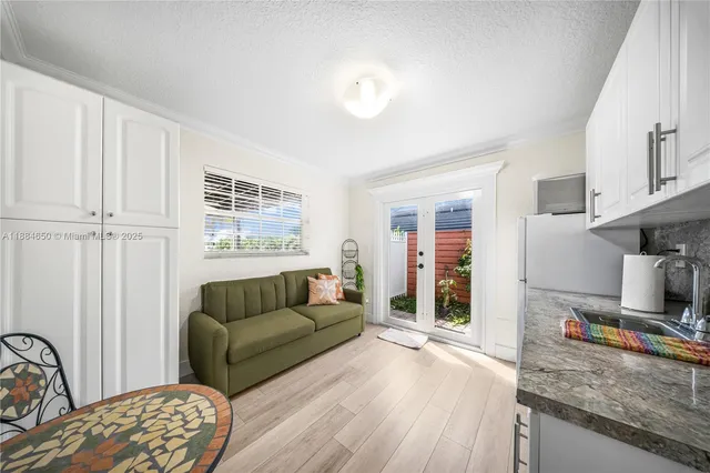 $1,100,000 | 17931 Northwest 85th Avenue, Hialeah, FL 33015