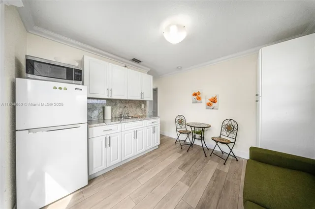 $1,100,000 | 17931 Northwest 85th Avenue, Hialeah, FL 33015