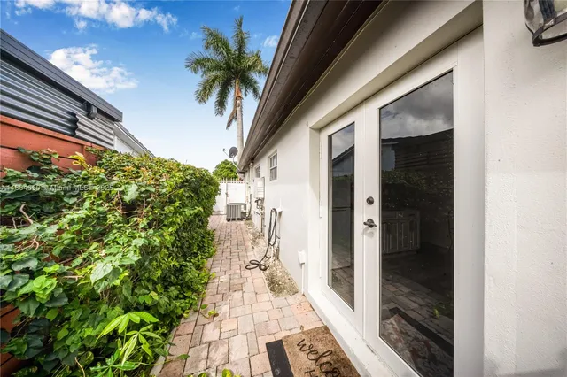 $1,100,000 | 17931 Northwest 85th Avenue, Hialeah, FL 33015