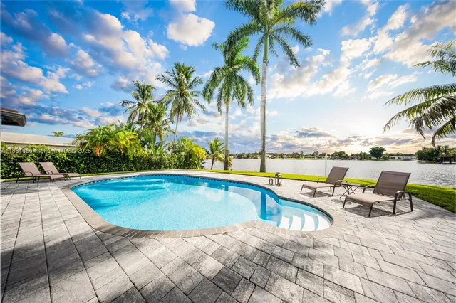 $1,100,000 | 17931 Northwest 85th Avenue, Hialeah, FL 33015