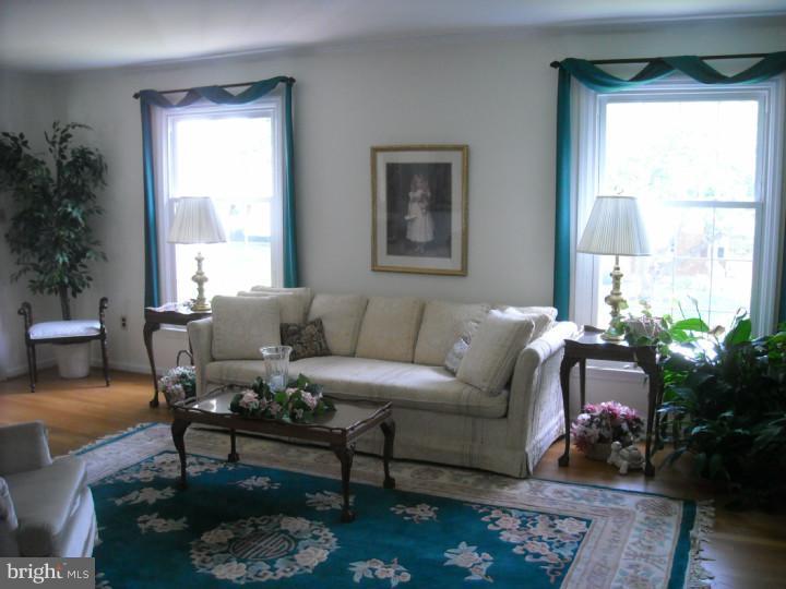 13 Edgemont Road Newark, DE 19711 - Photo 8 of 25 Great Room