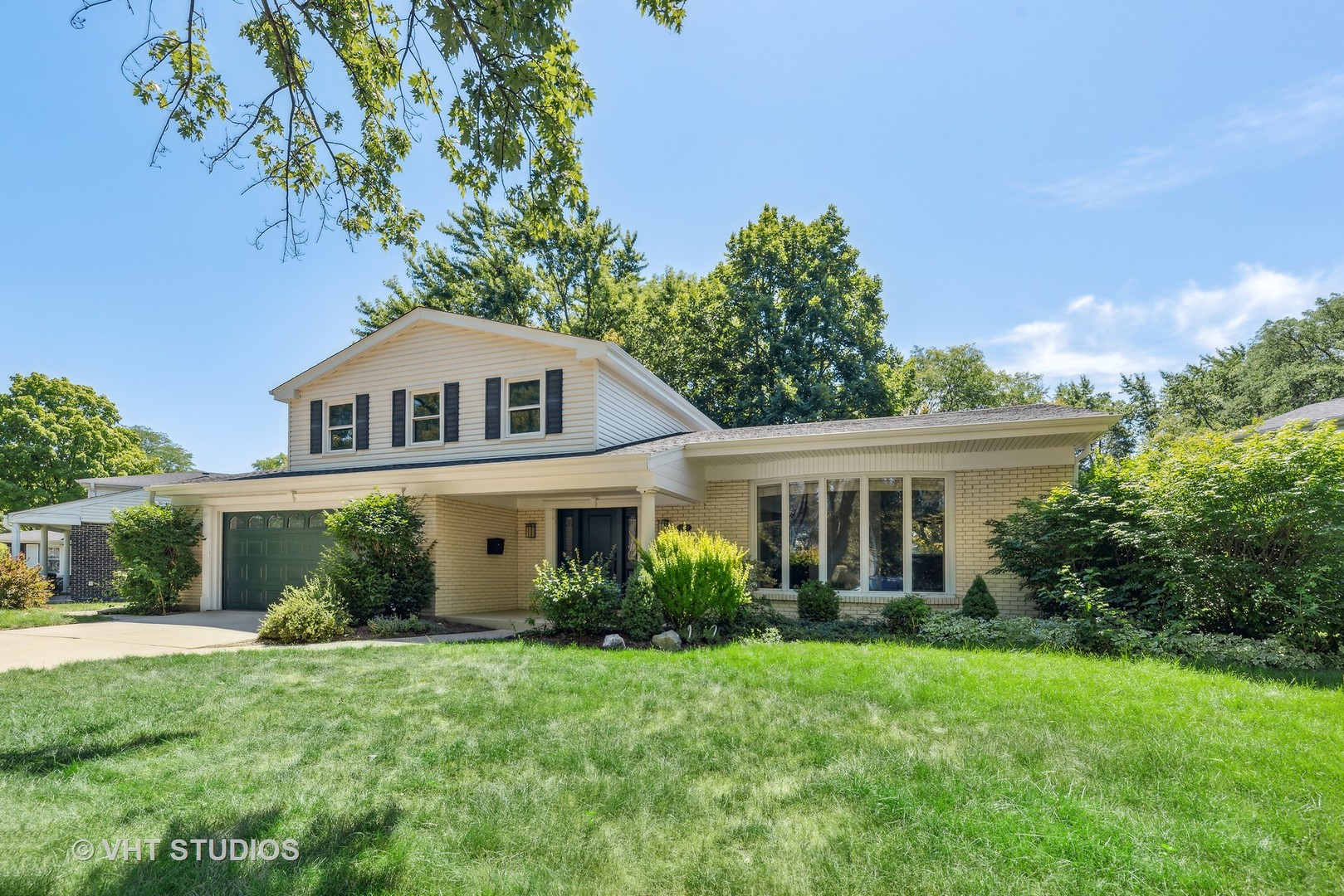 2441 Rebecca Lane, Glenview, IL 60026 Compass