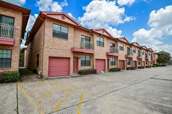 $1,450 | 9400 Bellaire Boulevard, Unit 511, Houston, TX 77036