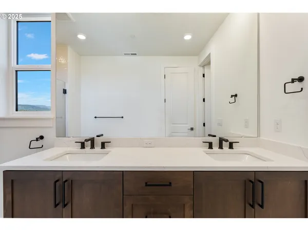 $599,000 | 6483 Northwest Olympic Lane, Unit L28, Camas, WA 98607