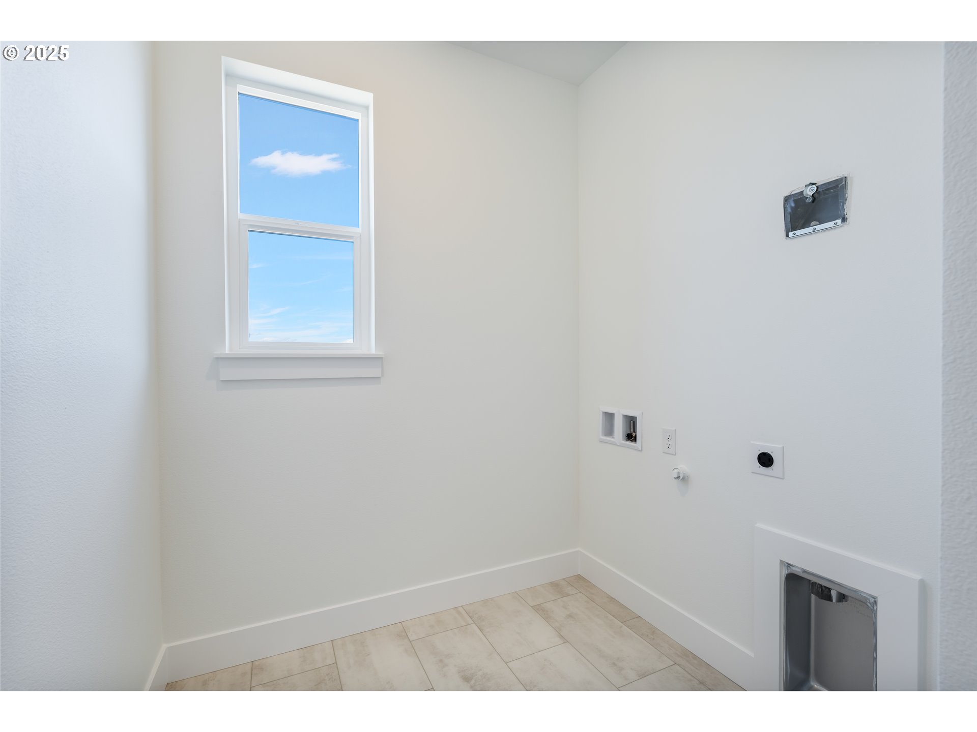 6483 Northwest Olympic Lane, Unit L28 Camas, WA 98607 - Photo 21 of 42 a view of an empty room